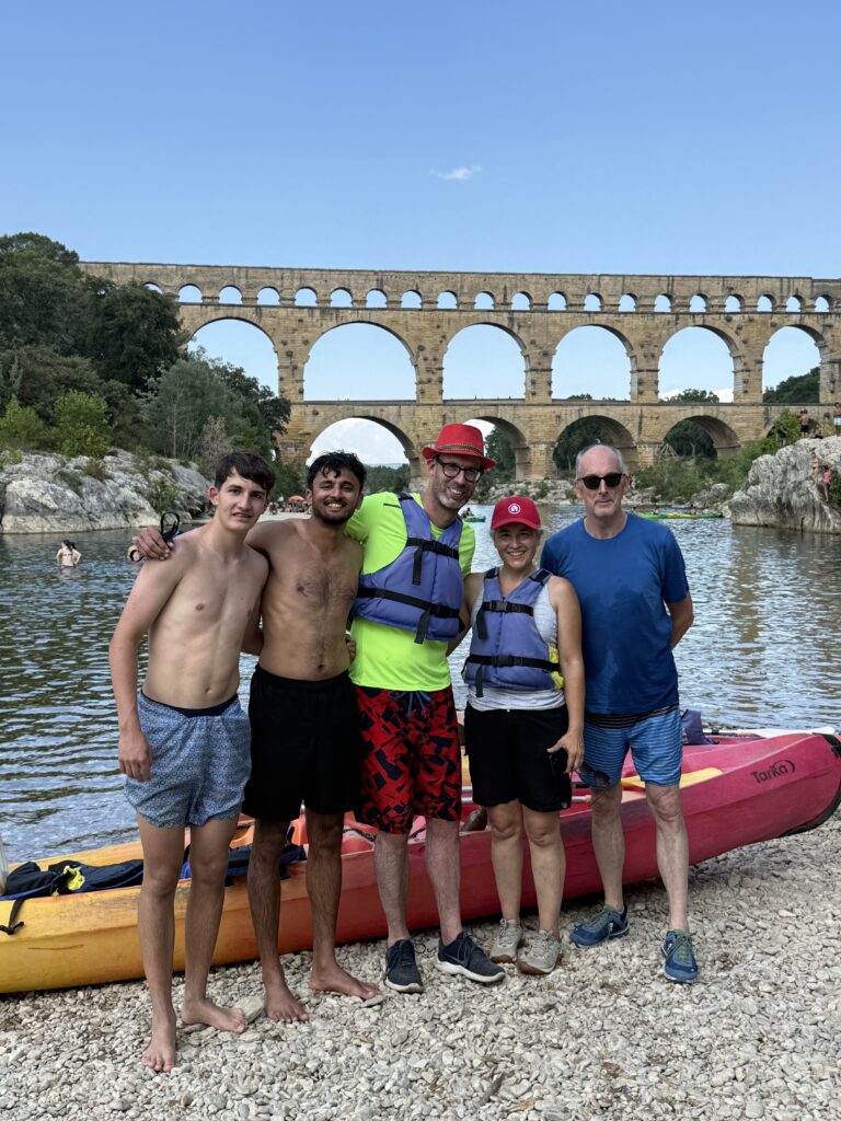 Kayaking and visiting the Pont du Gard  : excursion in Camargue