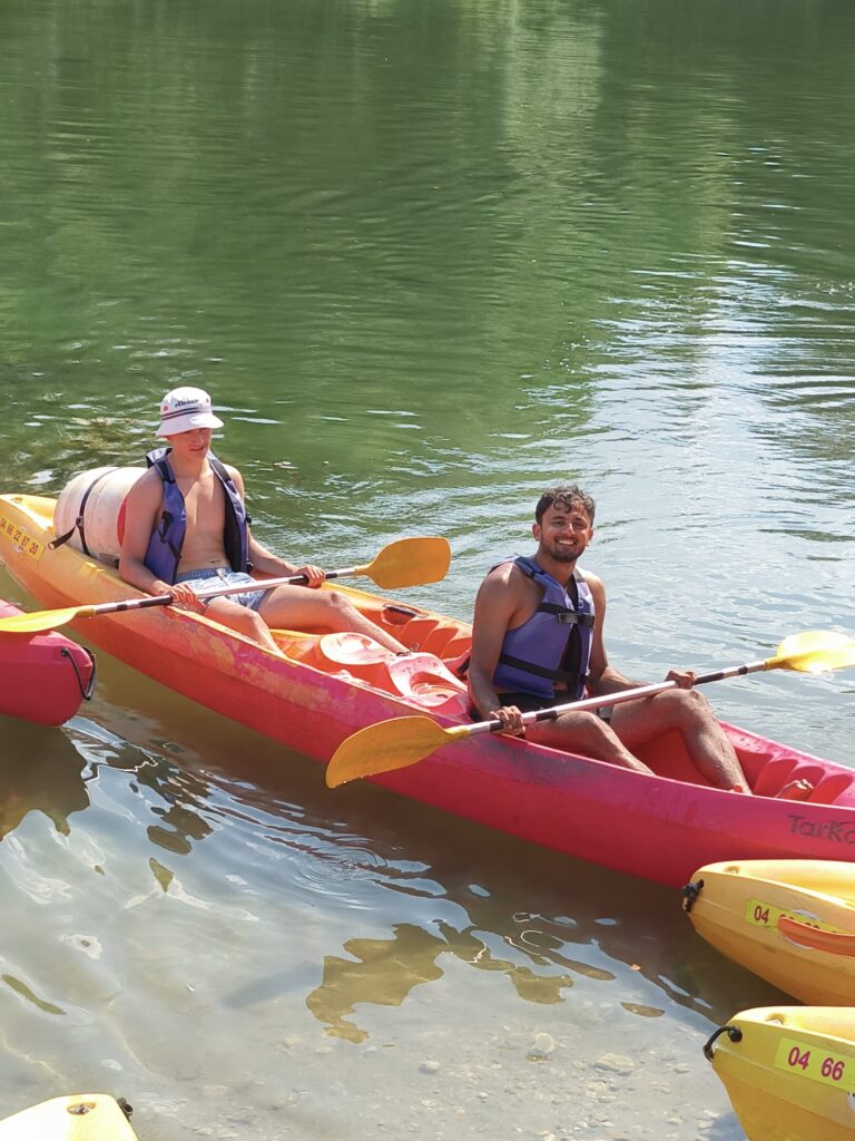 Kayaking and visiting the Pont du Gard  : excursion in Camargue