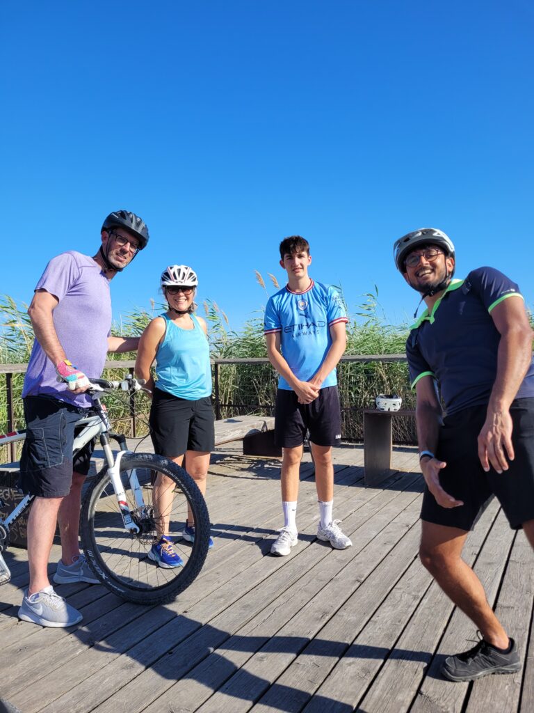 Cycle tour to explore Aigues-Mortes, salt pans & practice French : excursion in Camargue